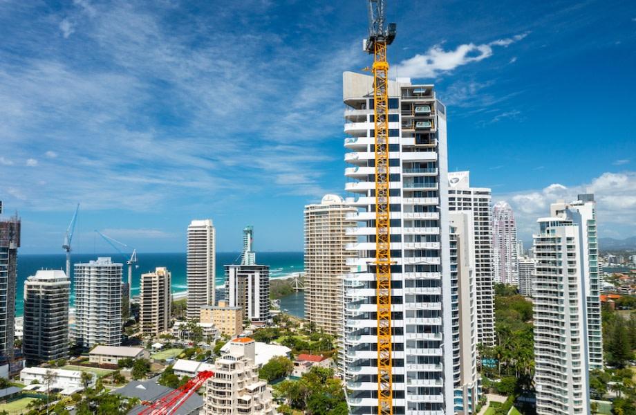 McNab Tops Out White Main Beach Tower 