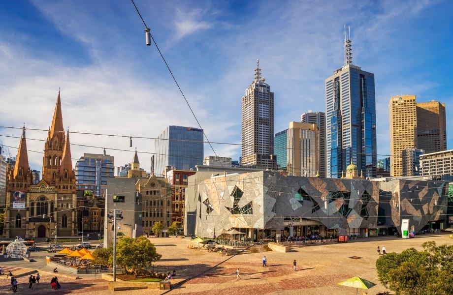 Melbourne Council's Future Melbourne Committee will consider a paper outlining policies on driving zero carbon emission retrofitting and requirements for commercial buildings in the CBD. 